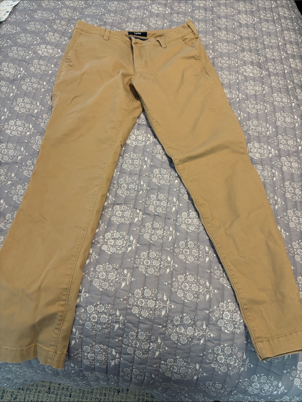 Woman’s Aero skinny Chino Pants